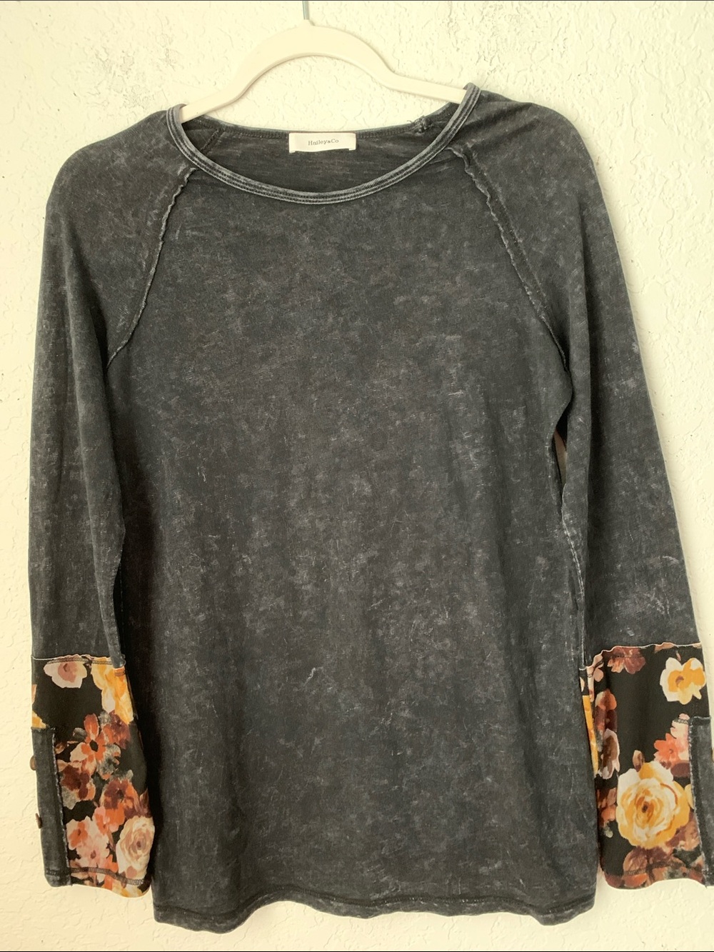 Bailey & Co Floral Cuff Washed Black Long-Sleeve Top Size M